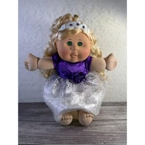 Cabbage Patch Kids Doll Blonde Hair Green Eyes Purple Holiday Limited Edition